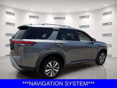 Certified 2022 Nissan Pathfinder SL w/ SL Black Package AWD/4WD image 7