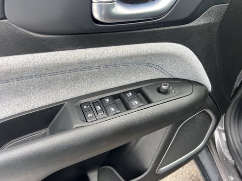 Used 2023 Jeep Compass Latitude w/ Convenience Group image 21