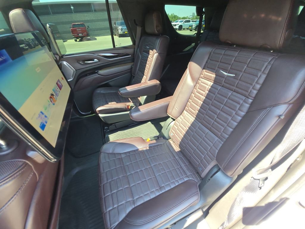 Certified 2023 Cadillac Escalade Sport Platinum w/ LPO, ONYX Package AWD/4WD image 28