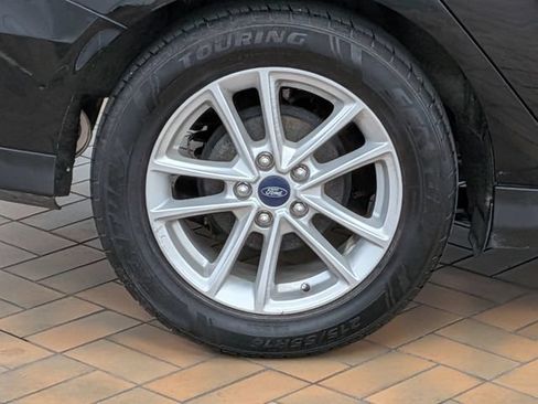 Used 2018 Ford Focus SE FWD image 9