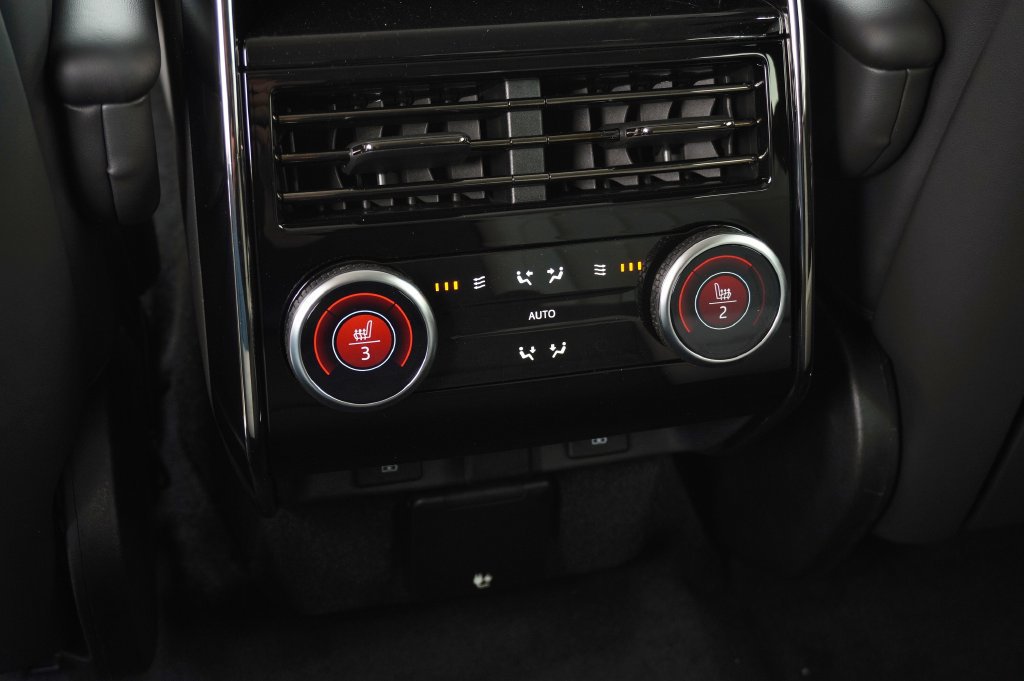 Certified 2026 Land Rover Range Rover Sport Dynamic SE AWD/4WD image 34