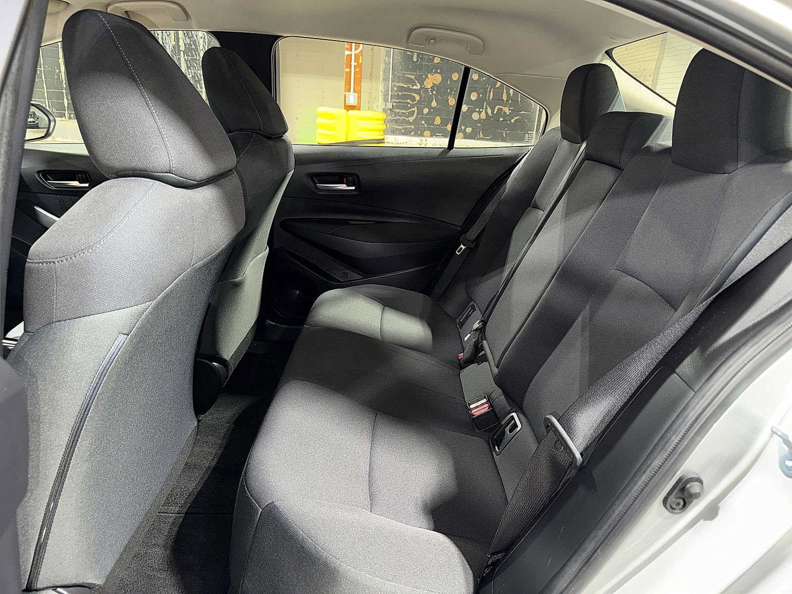 Used 2021 Toyota Corolla LE w/ Carpet Mat Package (TMS) FWD image 17