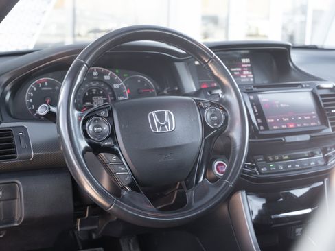 Used 2017 Honda Accord EX-L image 11