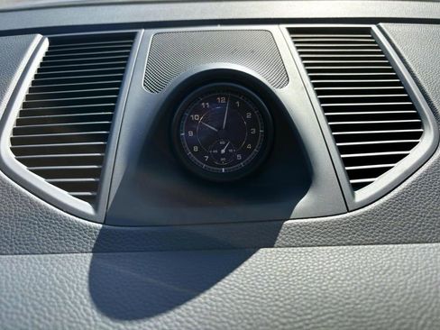 Certified 2024 Porsche Macan image 36