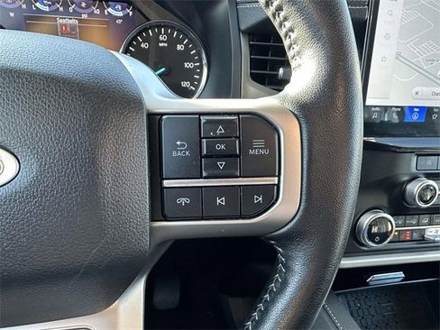 Used 2024 Ford Expedition Max XLT image 14