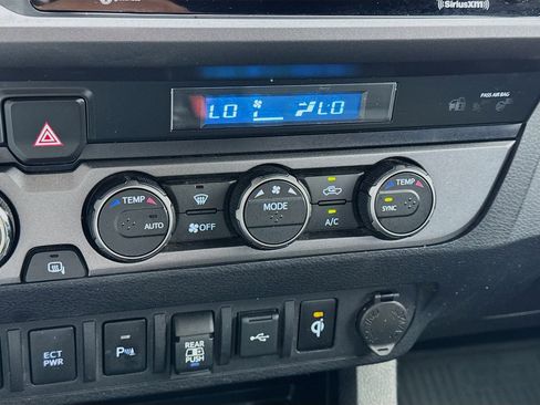 Used 2021 Toyota Tacoma TRD Sport w/ Technology Package AWD/4WD image 12