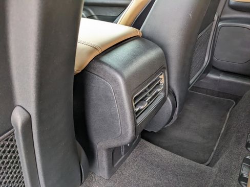 Used 2021 Lincoln Corsair Reserve image 17