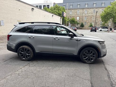 Certified 2022 Kia Sorento X-Line EX AWD/4WD image 2