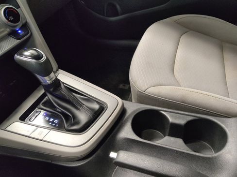Used 2019 Hyundai Elantra SEL FWD image 26