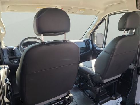 Used 2025 RAM ProMaster 2500 w/ Convenience Group FWD image 8