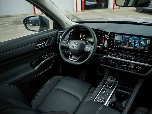 New 2026 Nissan Pathfinder SL w/ SL Premium Package AWD/4WD image 15