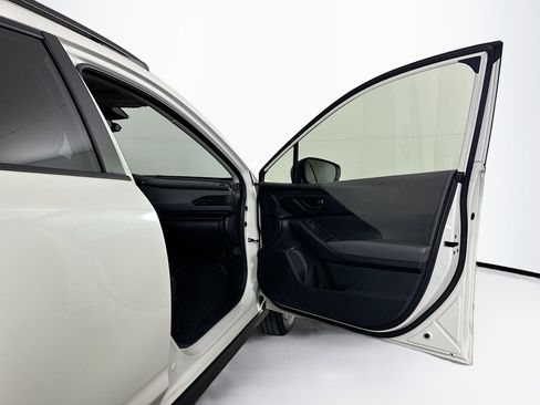 Used 2024 Subaru Crosstrek 2.0i Premium image 31