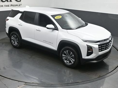Used 2026 Chevrolet Equinox LT w/ LPO, Floor Liner Package AWD/4WD image 49