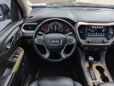 Used 2019 GMC Acadia Denali w/ Technology Package AWD/4WD image 16