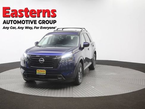 Used 2023 Nissan Pathfinder SV w/ SV Premium Package AWD/4WD image 55