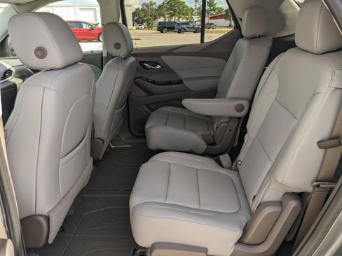 Used 2020 Chevrolet Traverse LT w/ LPO, Floor Liner Package image 12
