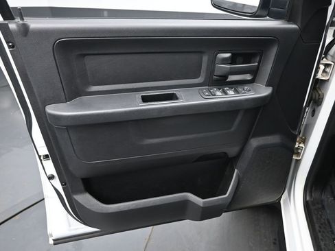 Used 2015 RAM 1500 Express AWD/4WD image 18