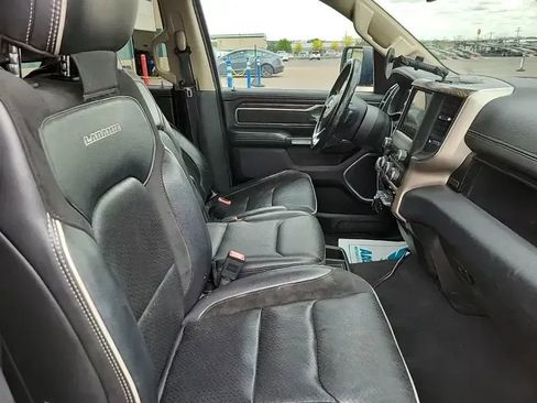 Used 2019 RAM 1500 Laramie AWD/4WD image 10
