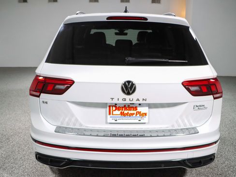 Used 2024 Volkswagen Tiguan SE R-Line FWD image 8