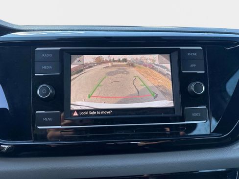Certified 2022 Volkswagen Taos S image 25