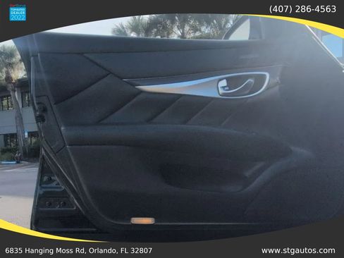 Used 2018 INFINITI Q70 L 3.7 AWD/4WD image 11