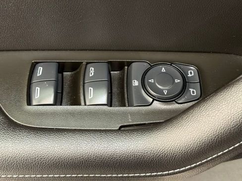 Used 2025 Chevrolet Blazer LT image 31