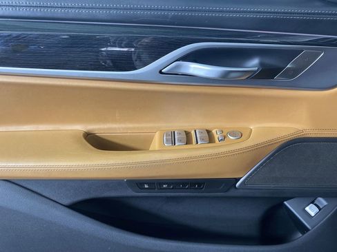 Used 2019 BMW 740i xDrive w/ Executive Package image 25