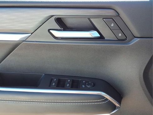 Used 2025 GMC Acadia Elevation image 19