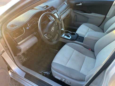 Used 2014 Toyota Camry SE image 6