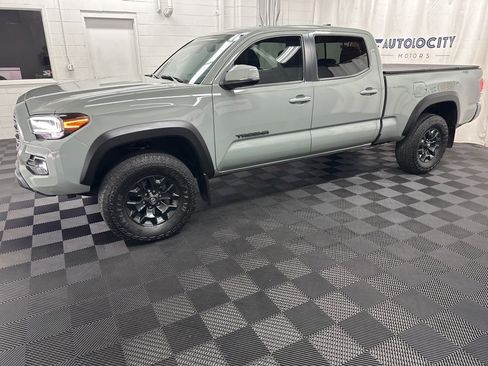Used 2023 Toyota Tacoma TRD Off-Road image 5