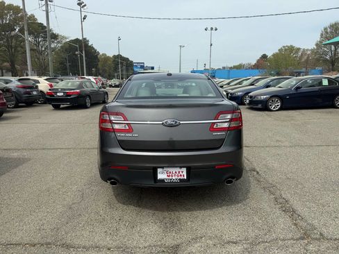 Used 2016 Ford Taurus SE image 6