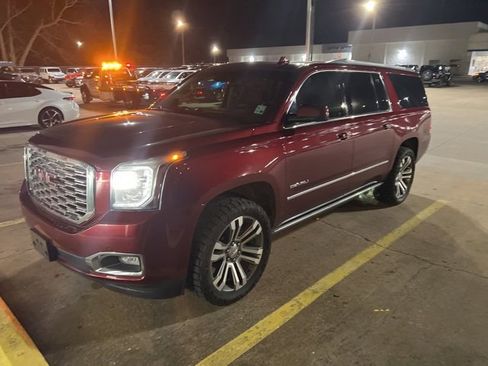 Used 2018 GMC Yukon XL Denali w/ Denali Ultimate Package image 2