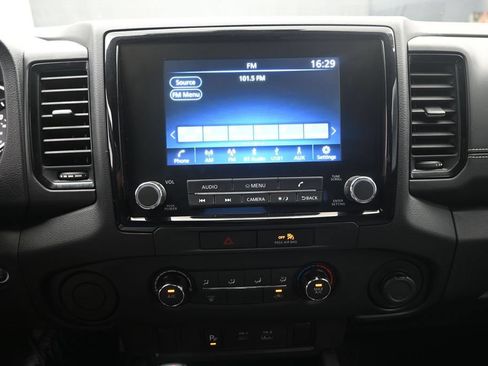 Used 2023 Nissan Frontier SV w/ Midnight Edition Package RWD image 10