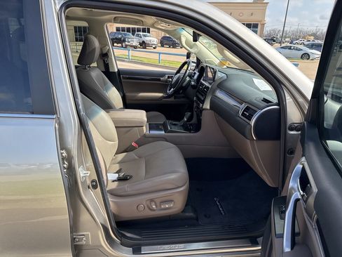 Used 2022 Lexus GX 460 Premium w/ Accessory Package image 14
