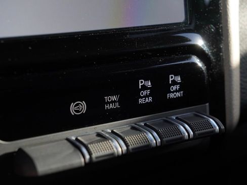 Used 2024 RAM 2500 Laramie image 15