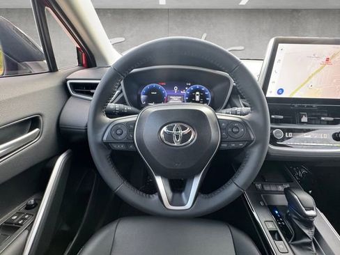 Used 2026 Toyota Corolla Cross XLE w/ Convenience Package FWD image 21