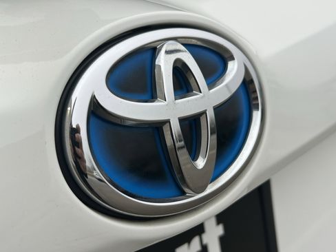 Used 2017 Toyota RAV4 XLE w/ All Weather Liner Package image 7