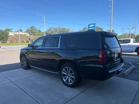 Used 2017 Chevrolet Suburban Premier RWD image 7