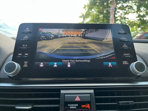 Used 2018 Honda Accord EX image 24
