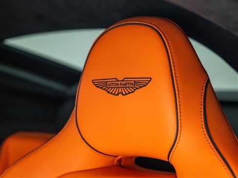 Used 2025 Aston Martin V8 Vantage Coupe image 5