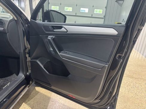 Used 2022 Volkswagen Tiguan S image 25