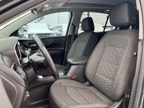 Used 2019 Chevrolet Equinox LT w/ Sun & Navigation Package image 27