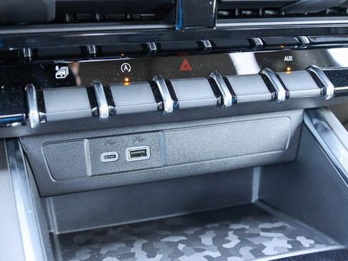 New 2026 GMC Canyon Elevation w/ Convenience Package image 18