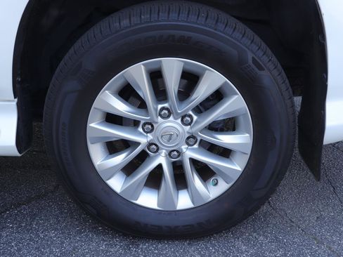 Used 2018 Lexus GX 460 Premium image 41