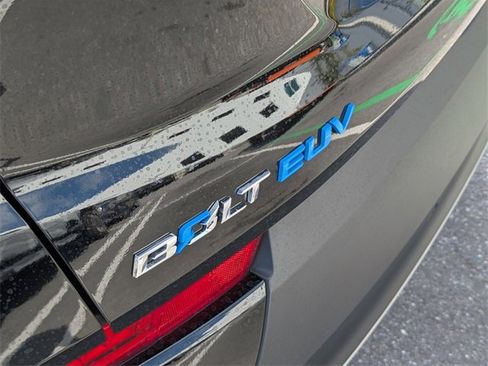 Certified 2023 Chevrolet Bolt EUV LT w/ Comfort Package image 10