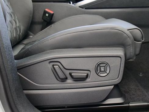 New 2025 Audi SQ5 Premium Plus image 18