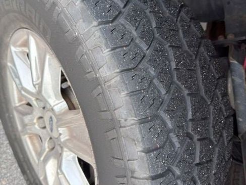 Used 2015 Ford F150 Lariat AWD/4WD image 38