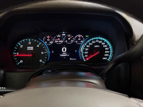 Used 2018 Chevrolet Suburban Premier image 63