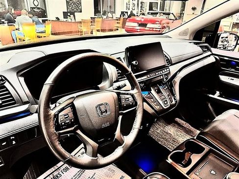 Used 2025 Honda Odyssey Elite image 6