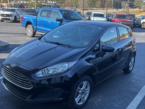 Used 2019 Ford Fiesta SE image 2